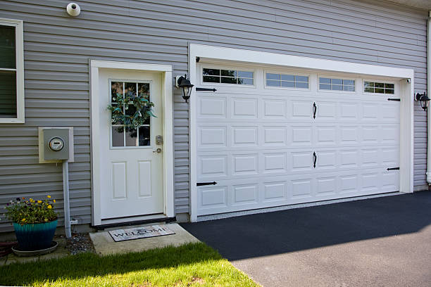 24/7 Emergency Garage Door Panel Replacement experts in Dovesville, SC